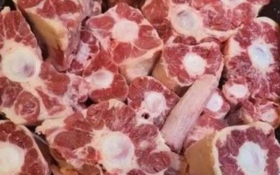 Počasi kuhana rustikalna pečenka z česnom in zelišči