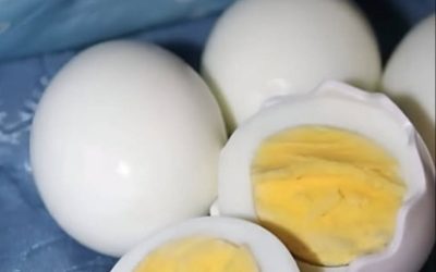 Zdravniki razkrivajo, da uživanje jajc zjutraj povzroča ...